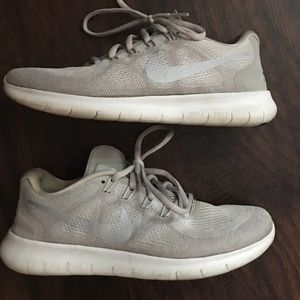 Nike running shoes barely worn size 8